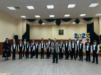 Учні на сцені